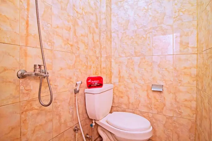 Джакарта: RedDoorz @ Salemba Raya