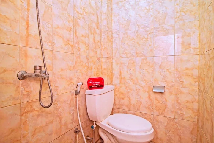 Джакарта: RedDoorz @ Salemba Raya