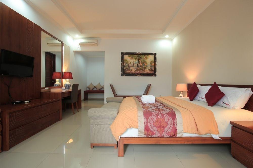 Чангу: RedDoorz Plus @ Raya Batu Bolong