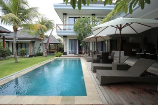 Чангу: RedDoorz Plus @ Raya Batu Bolong