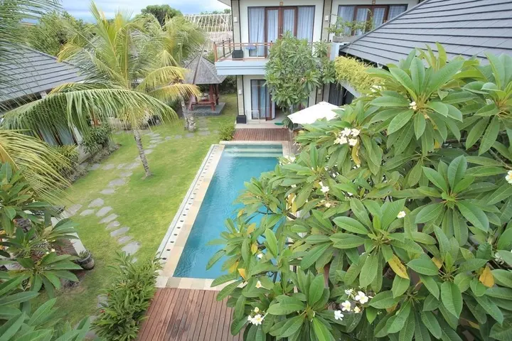 Чангу: RedDoorz Plus @ Raya Batu Bolong