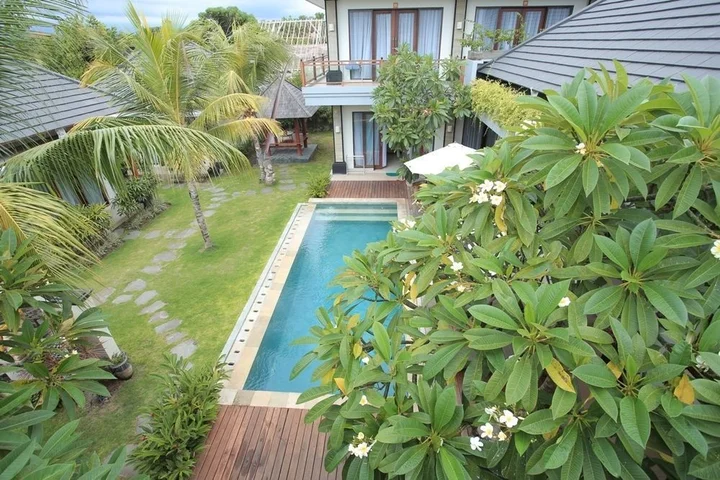 Чангу: RedDoorz Plus @ Raya Batu Bolong