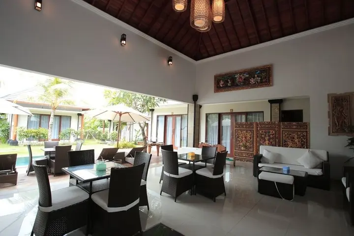 Чангу: RedDoorz Plus @ Raya Batu Bolong