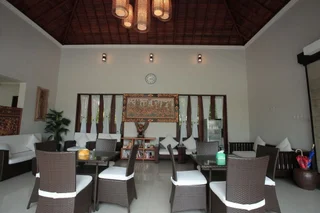 Чангу: RedDoorz Plus @ Raya Batu Bolong