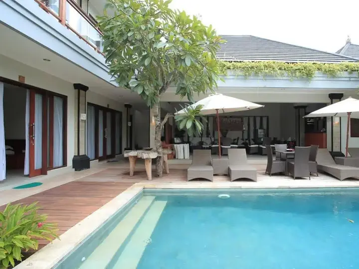 Чангу: RedDoorz Plus @ Raya Batu Bolong