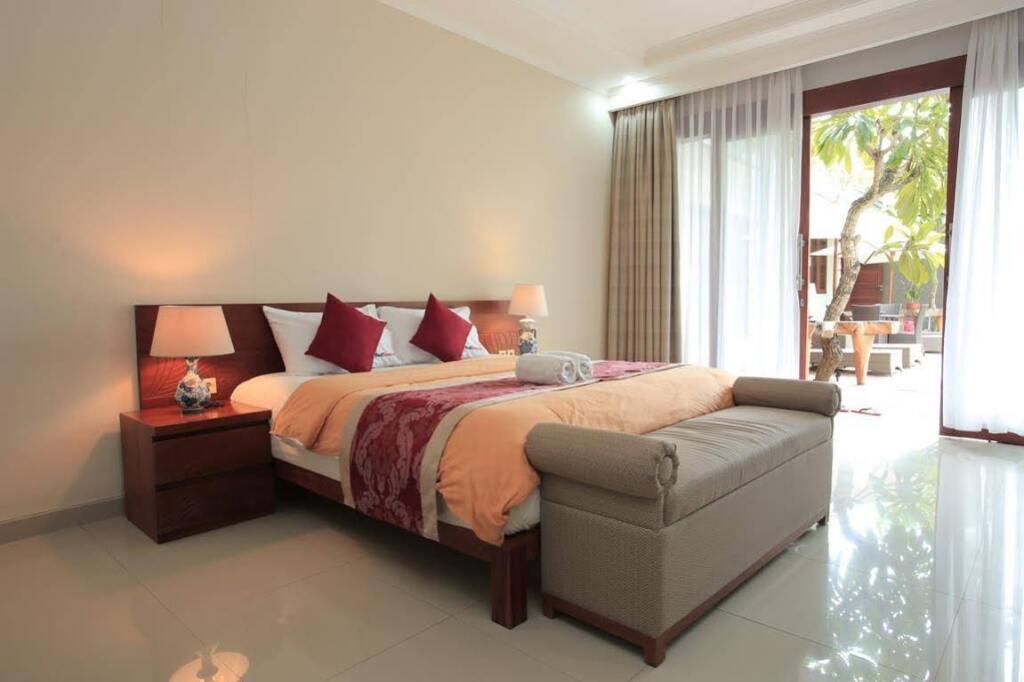 Чангу: RedDoorz Plus @ Raya Batu Bolong
