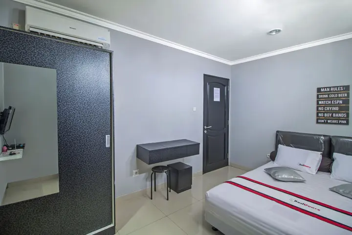 Джакарта: RedDoorz Plus @ Radio Dalam 2