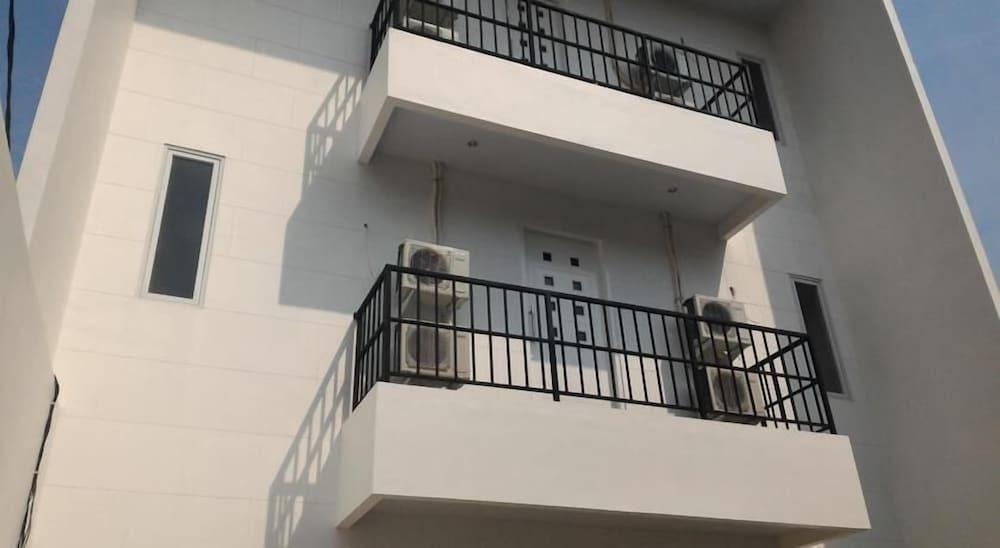 Джакарта: Rumah Kayu Manis Tebet