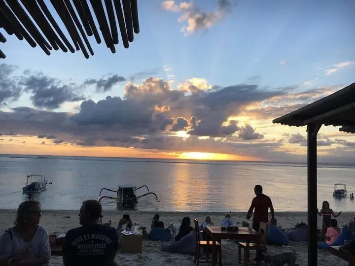 Лембонган-Айленд: Linda Beach Resort