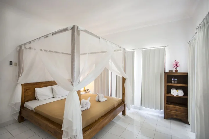 Лембонган-Айленд: Linda Beach Resort