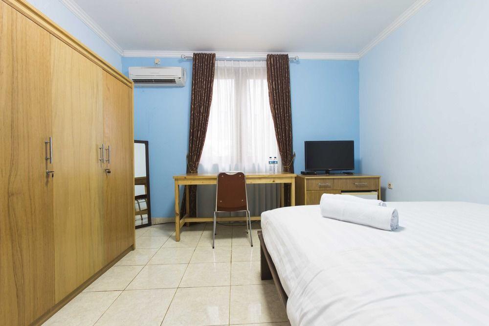 Джакарта: RedDoorz near Pasar Santa