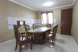 Джакарта: RedDoorz near Pasar Santa