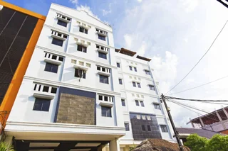 Джакарта: RedDoorz near Hayam Wuruk Plaza