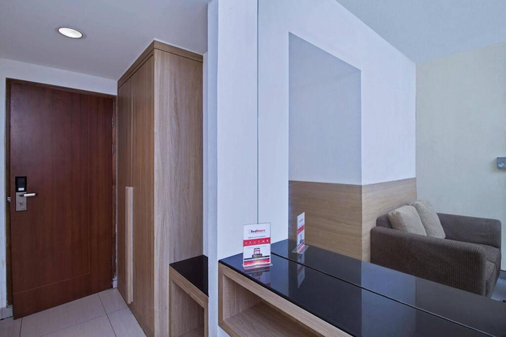 Джакарта: RedDoorz near Hayam Wuruk Plaza