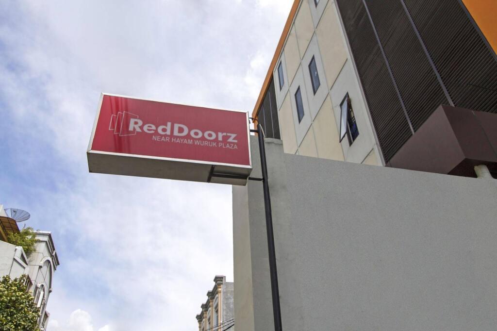 Джакарта: RedDoorz near Hayam Wuruk Plaza