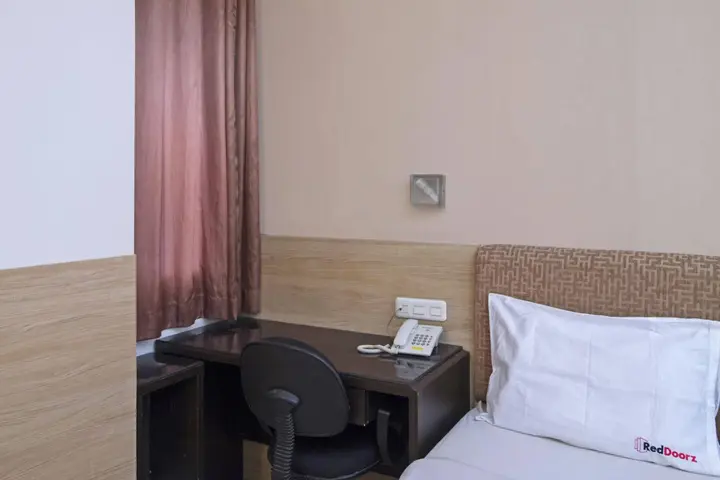 Джакарта: RedDoorz near Hayam Wuruk Plaza