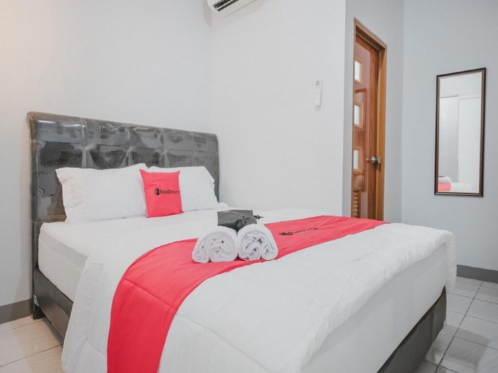 Джакарта: RedDoorz Syariah near Siloam  Hospital Kebon Jeruk