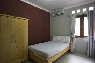 Джакарта: RedDoorz Syariah near Siloam Hospital Kebon Jeruk