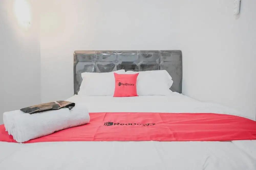 Джакарта: RedDoorz Syariah near Siloam  Hospital Kebon Jeruk