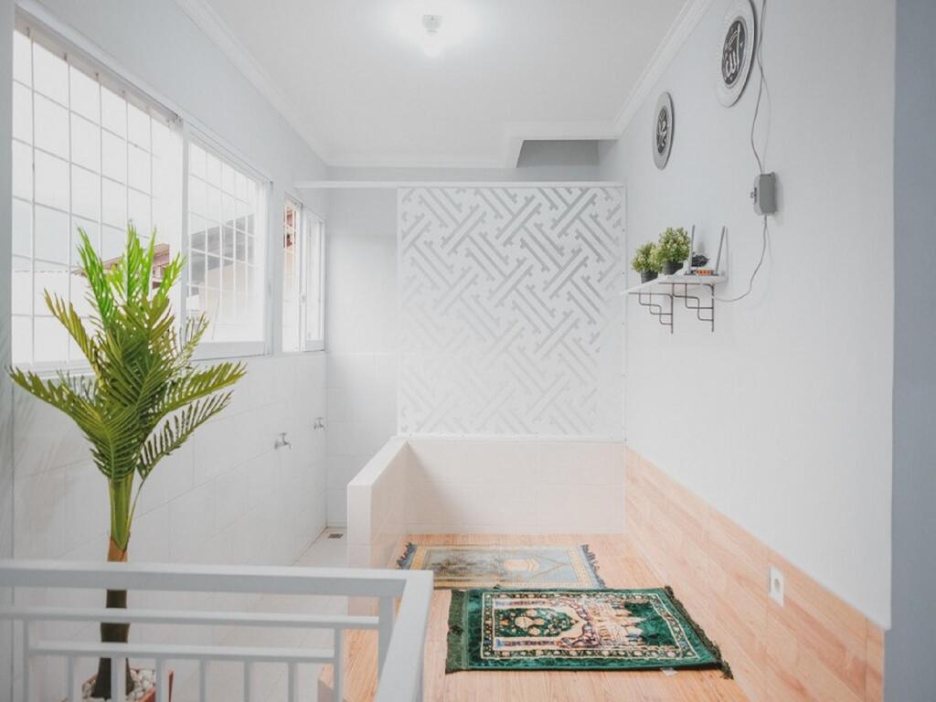 Джакарта: RedDoorz Syariah near Siloam  Hospital Kebon Jeruk