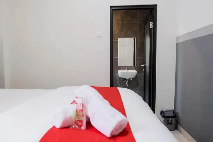 Джакарта: RedDoorz near Mall Taman Anggrek