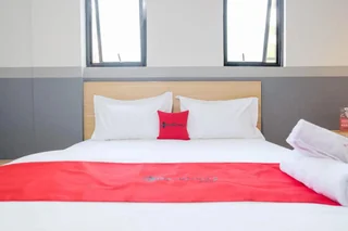 Джакарта: RedDoorz near Mall Taman Anggrek