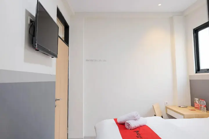Джакарта: RedDoorz near Mall Taman Anggrek