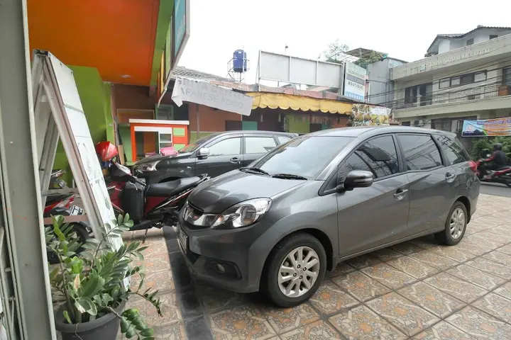 Джакарта: Airy Eco Syariah Tebet Stasiun Cawang Asem Baris Raya 158
