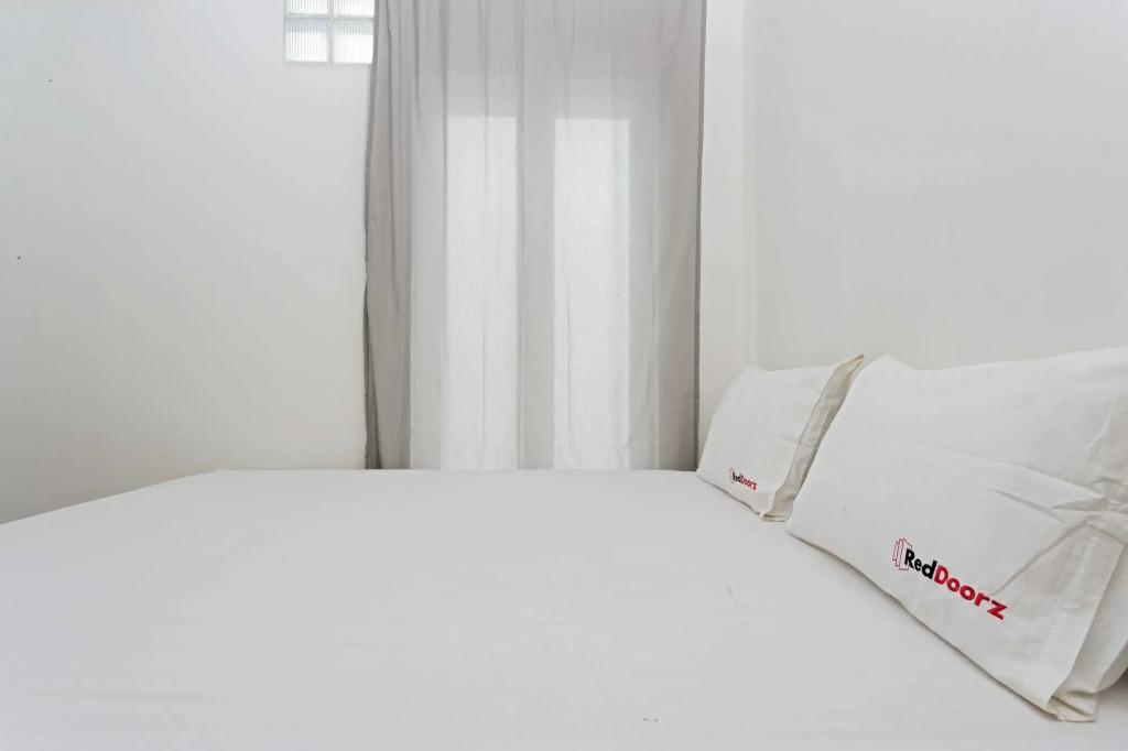 Джакарта: RedDoorz near Lottemart Fatmawati