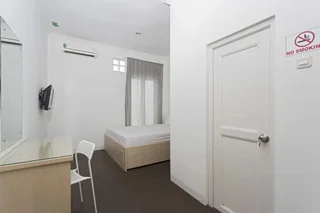 Джакарта: RedDoorz near Lottemart Fatmawati