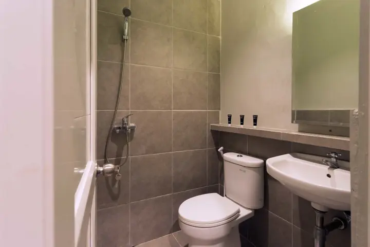 Джакарта: RedDoorz near Lottemart Fatmawati