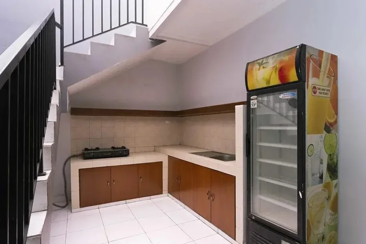 Джакарта: RedDoorz near Lottemart Fatmawati