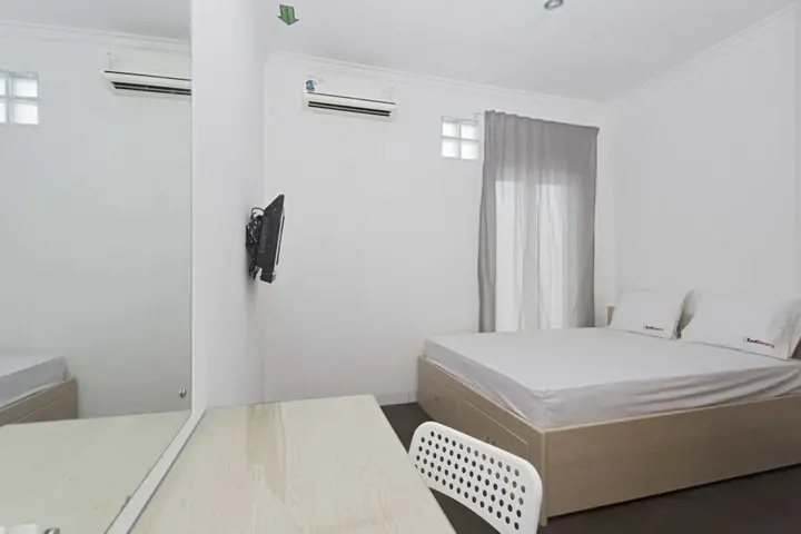Джакарта: RedDoorz near Lottemart Fatmawati