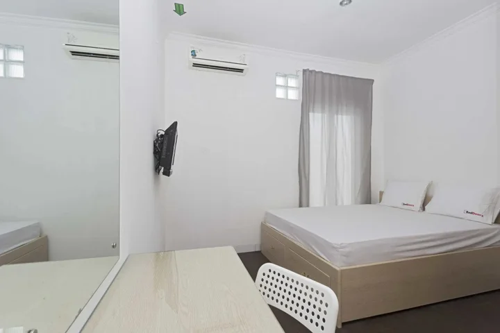 Джакарта: RedDoorz near Lottemart Fatmawati