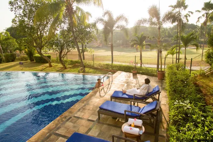Караванг: Puri KIIC Golf View Hotel