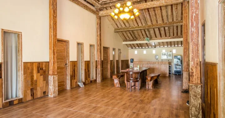 Чангу: Damar Emas Guest House