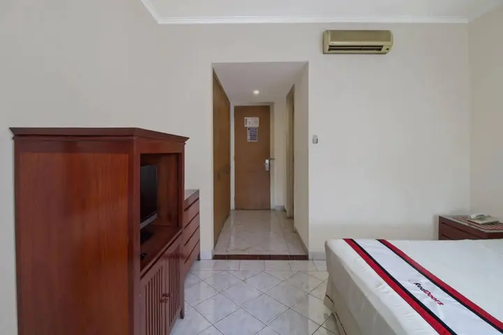 Джакарта: RedDoorz @ Pejaten Raya