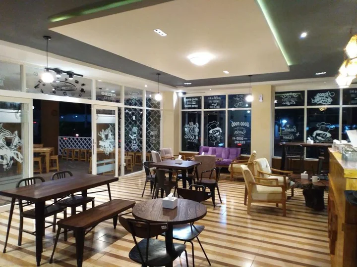 Маланг: 玛琅达勒姆阿梗高级宾馆(Dalem Ageng Premium Guest House Malang)