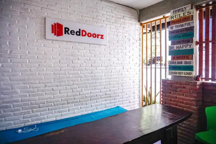 RedDoorz near Lippo Mall 2 — фото 3