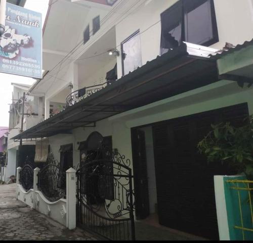 Батуретно: Grapyak Homestay Syariah