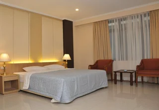 Суракарта: The Amrani Syariah Hotel