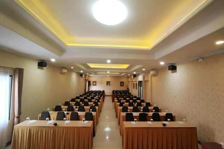 Суракарта: The Amrani Syariah Hotel
