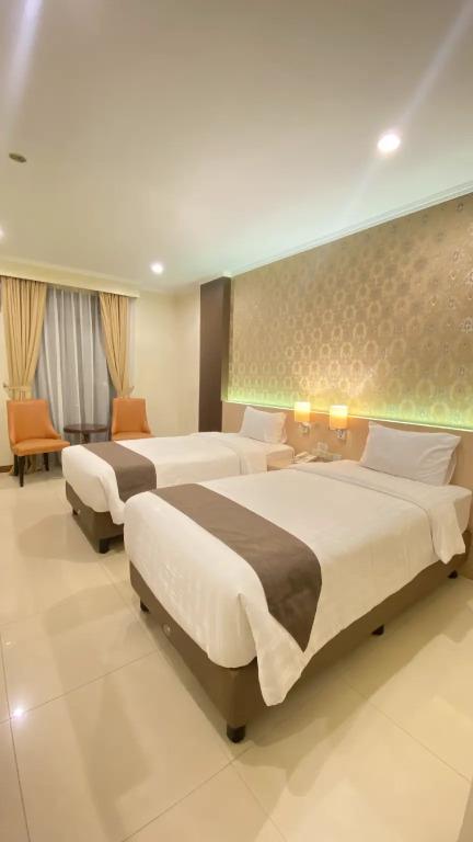 Суракарта: The Amrani Syariah Hotel