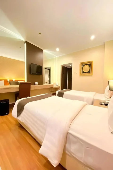 Суракарта: The Amrani Syariah Hotel