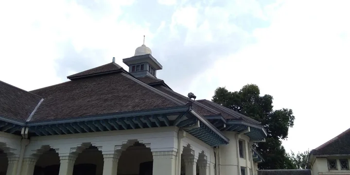 Суракарта: The Amrani Syariah Hotel