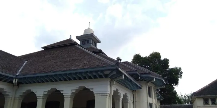 Суракарта: The Amrani Syariah Hotel