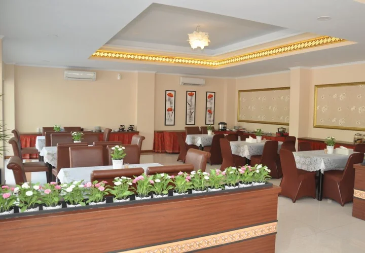 Суракарта: The Amrani Syariah Hotel