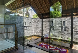 Переренан: Villa Mary