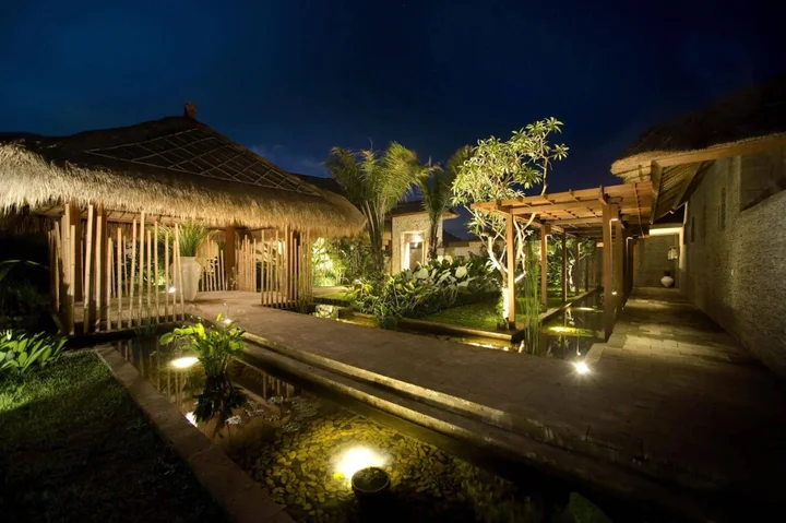 Переренан: Villa Mary
