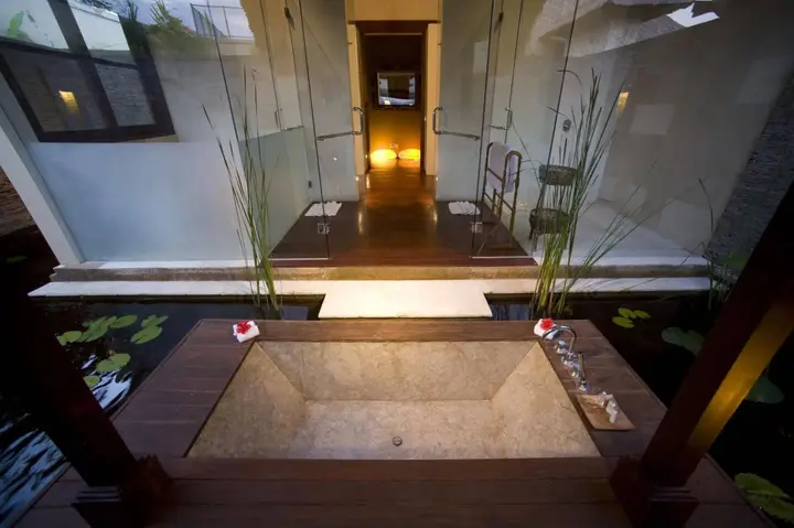 Переренан: Villa Mary